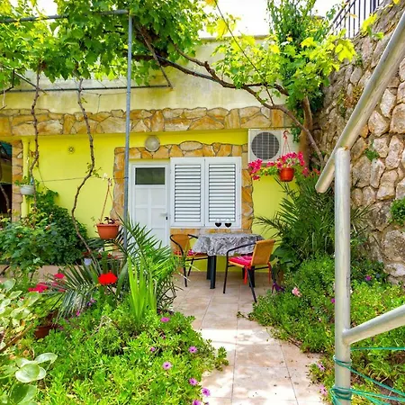 Ida Apartment